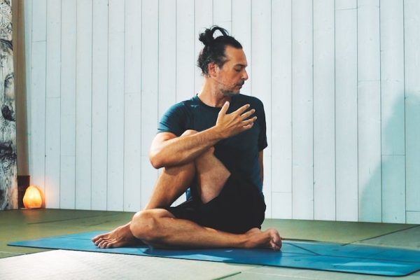 Cárgate de Yoga en 25 minutos