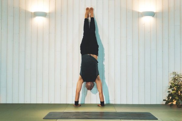 Vinyasa Yoga de posturas Invertidas
